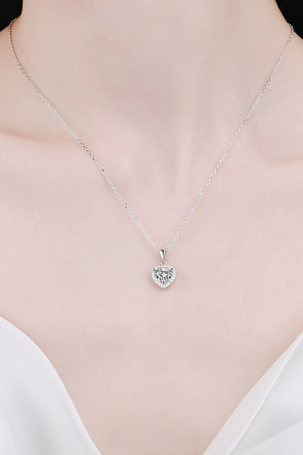 "Serene" 1 Carat Moissanite Heart Pendant Chain Necklace
