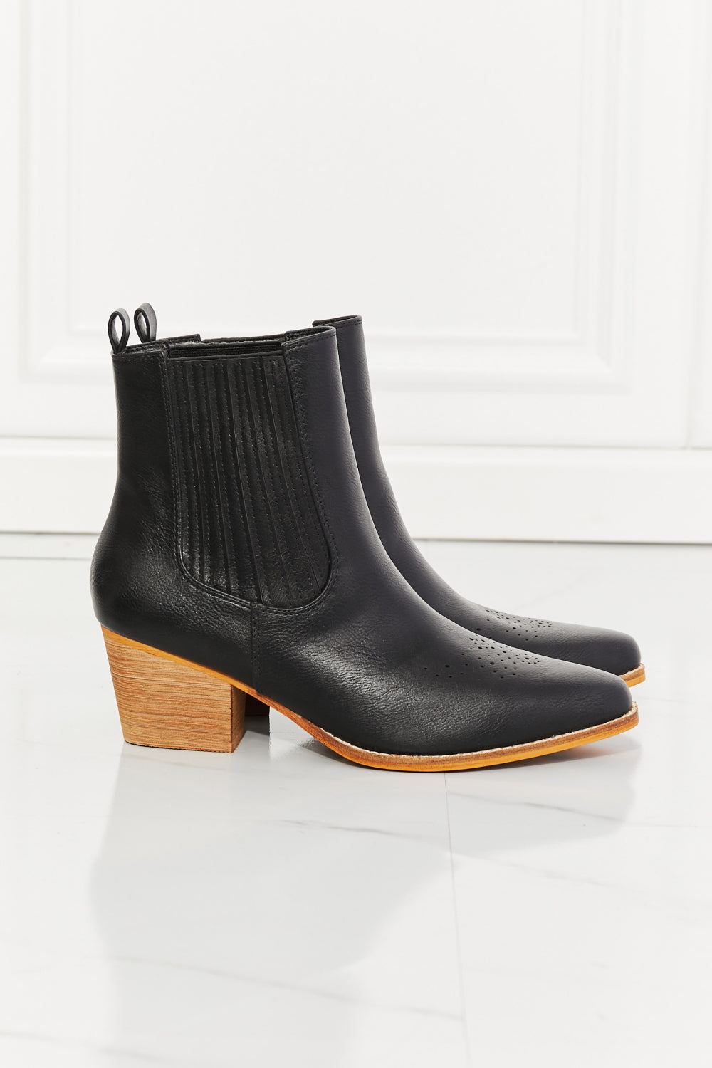 Onyx Rush Stacked Heel Chelsea Boot in Black