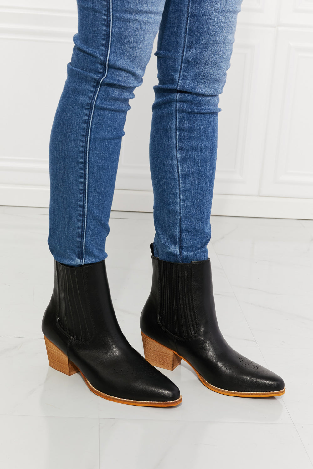 Onyx Rush Stacked Heel Chelsea Boot in Black