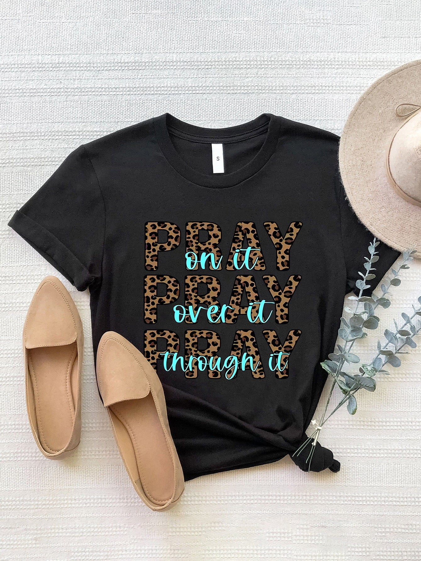 "Pray" Graphic Round Neck Short Sleeve T-Shirt